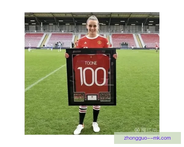 埃拉图恩依旧稳居曼联女足核心地位 领导力与技术并重
